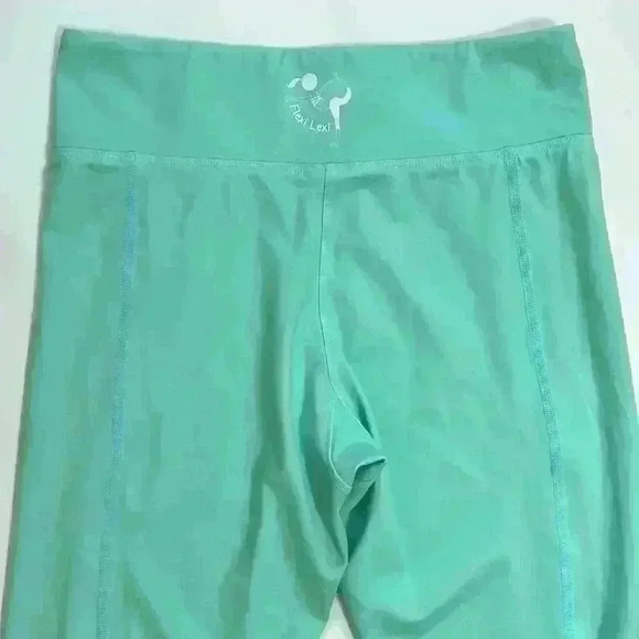 Flexi Lexi Capri Pilates leggings, Size Small - Picture 8 of 10